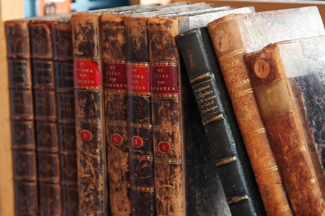 Attribution theory is proposed to extend SDRT for unusual narratives