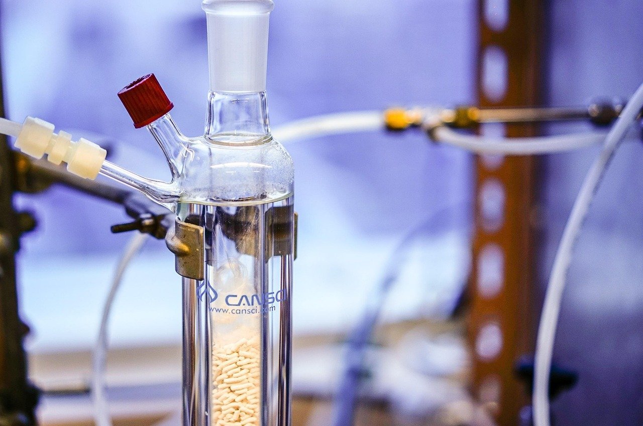 AQbD improved peptide separation and produced a green UHPLC-ToF-MS method
