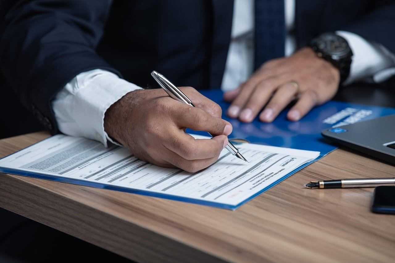 ARTIFICIAL MECHANISMS AND UPDATE OF WILLS: DISCARDING THE PHENOMENON OF FAILED LEGACIES AND NONEXISTENT LEGATEES
