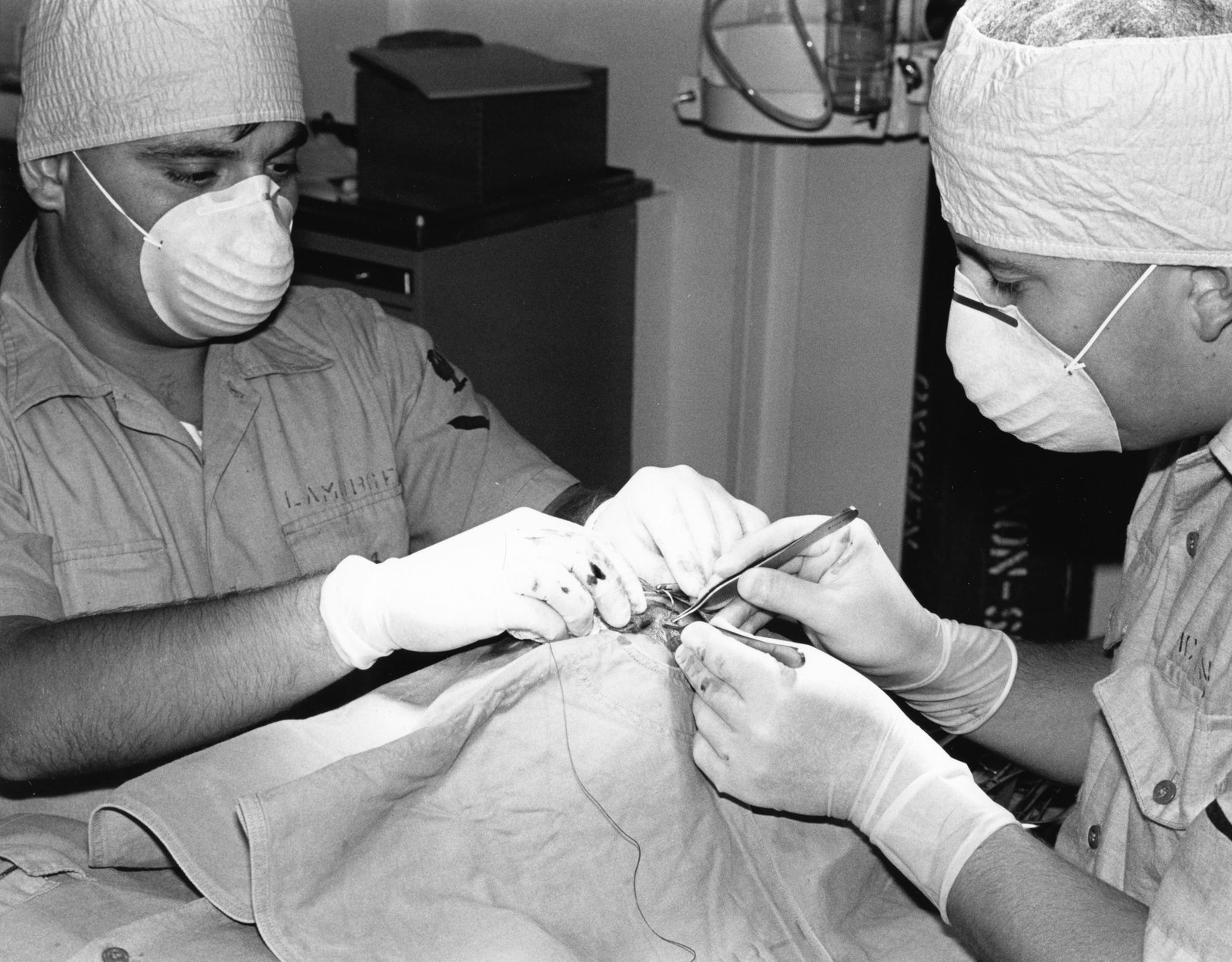 Rare hip infection presented as a giant pseudotumor