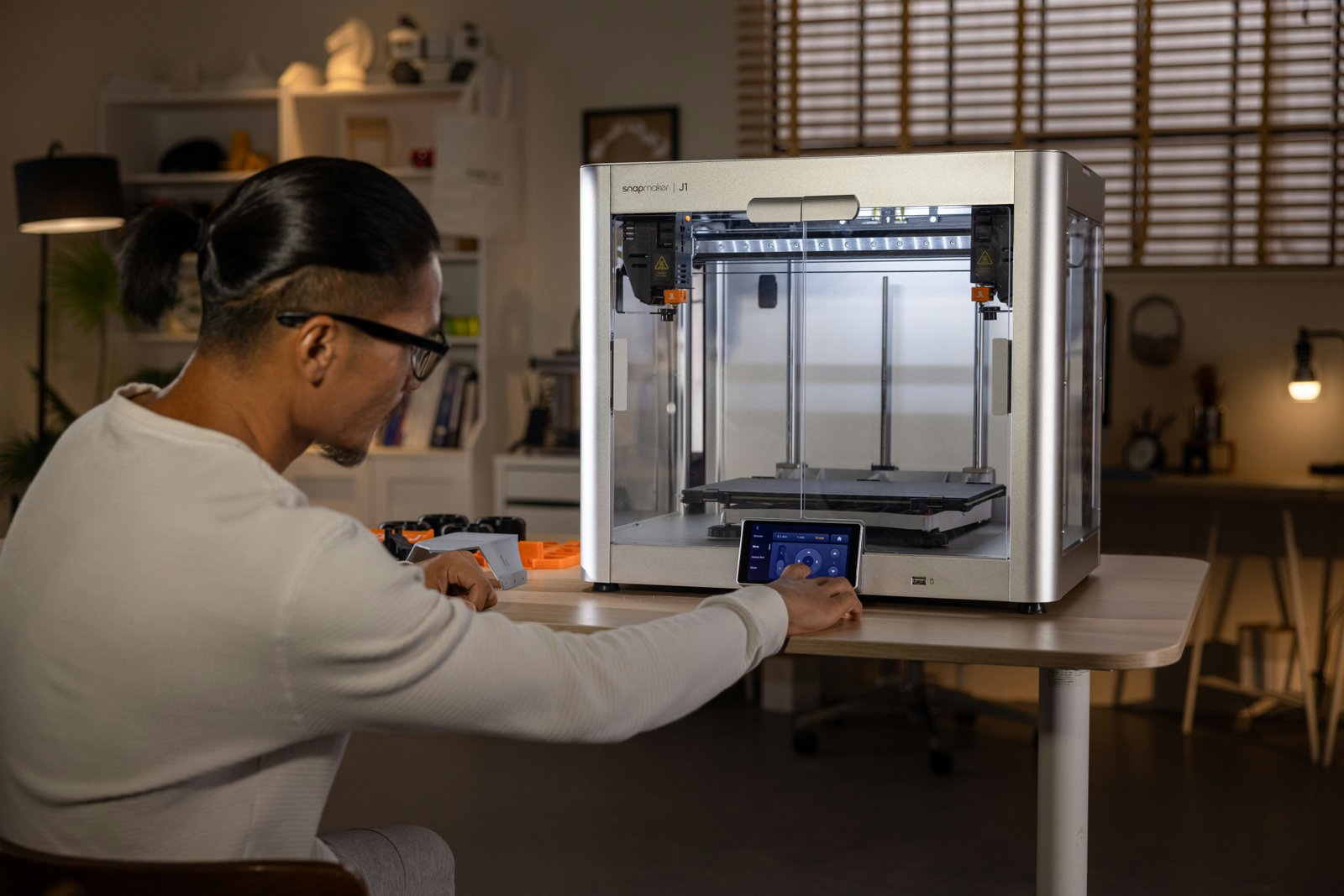 Low-temperature bioprinting produced aligned, porous GelMA structures