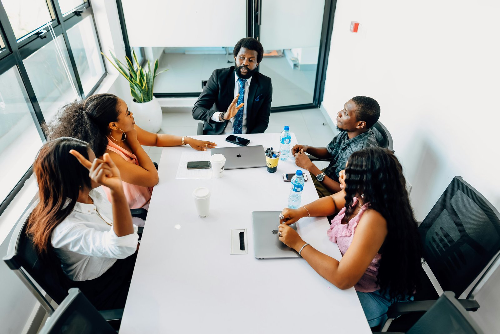 Strategic Management and Leadership Practices for Enhancing Employee Performance and Organizational Sustainability
