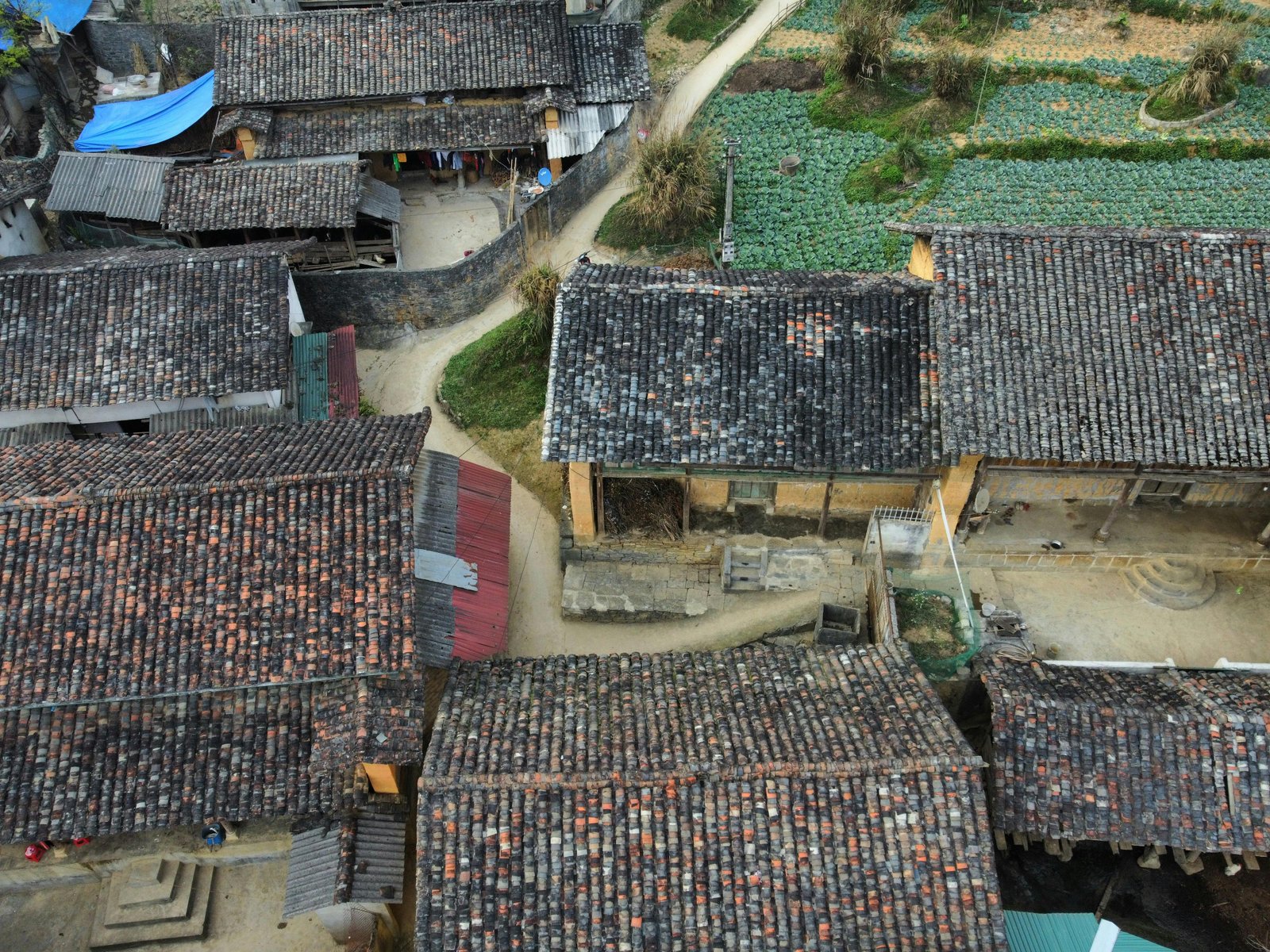 Village resilience in Qianshan is uneven and moderately low