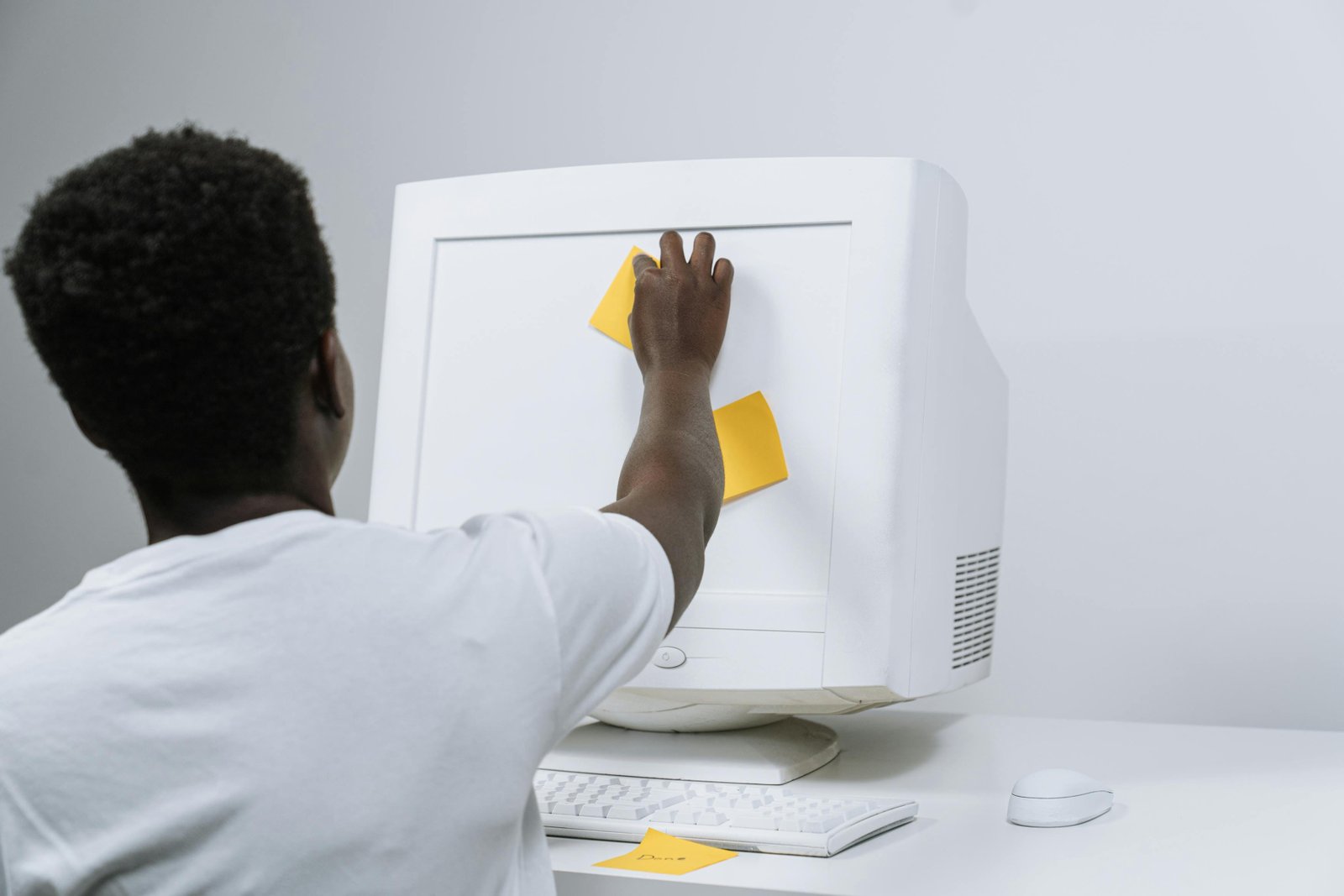Mental health symptoms predict flexible inference use