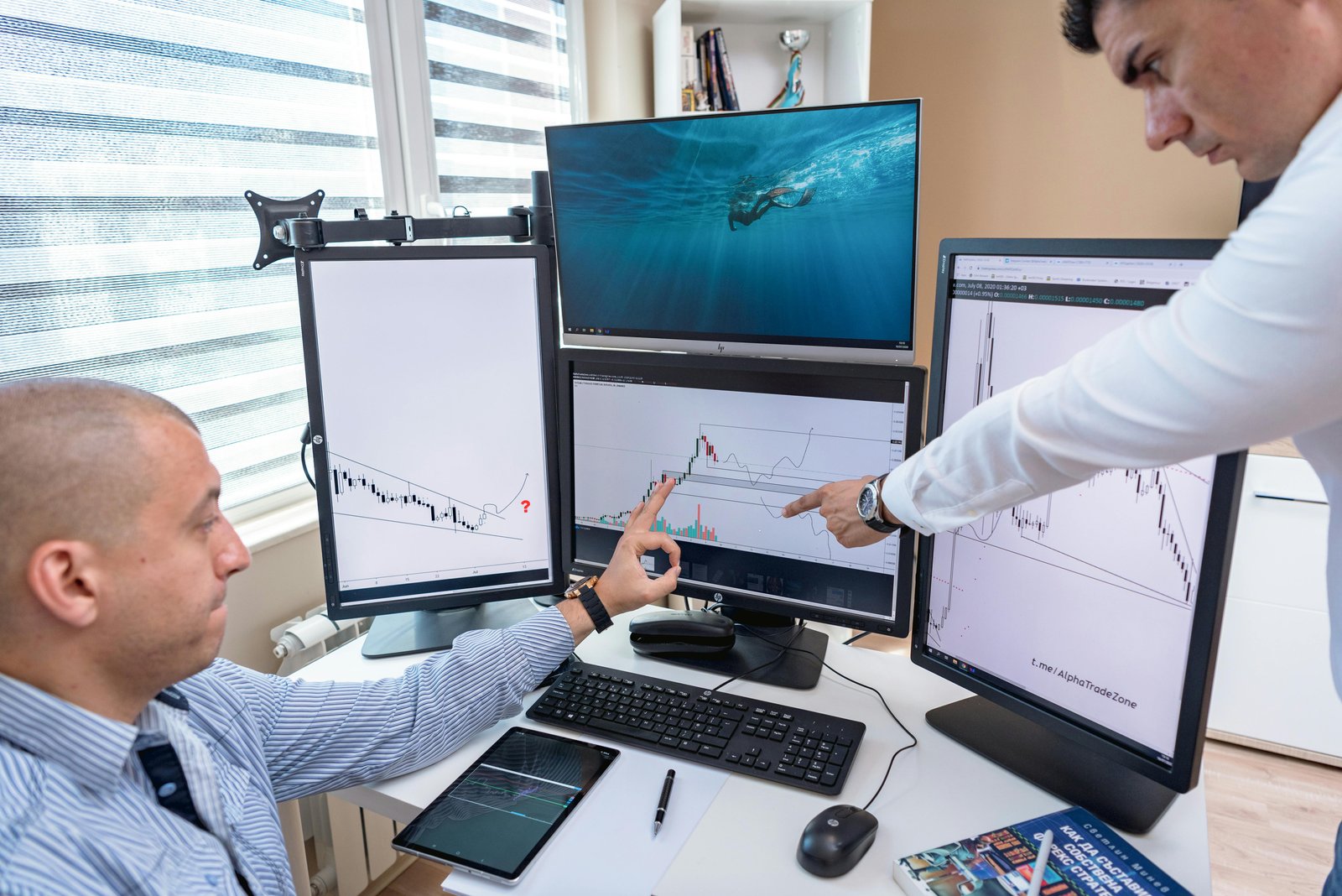 Market-capitalization regret variables predict future stock returns
