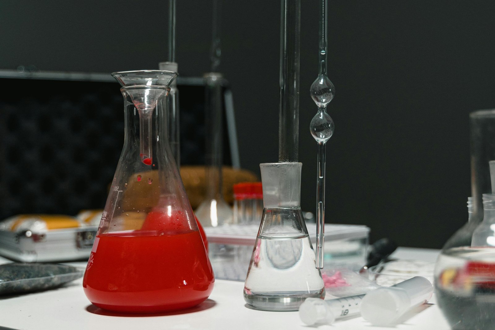 Electron-withdrawing groups enable thio-Belluš–Claisen rearrangement with difluoroketene