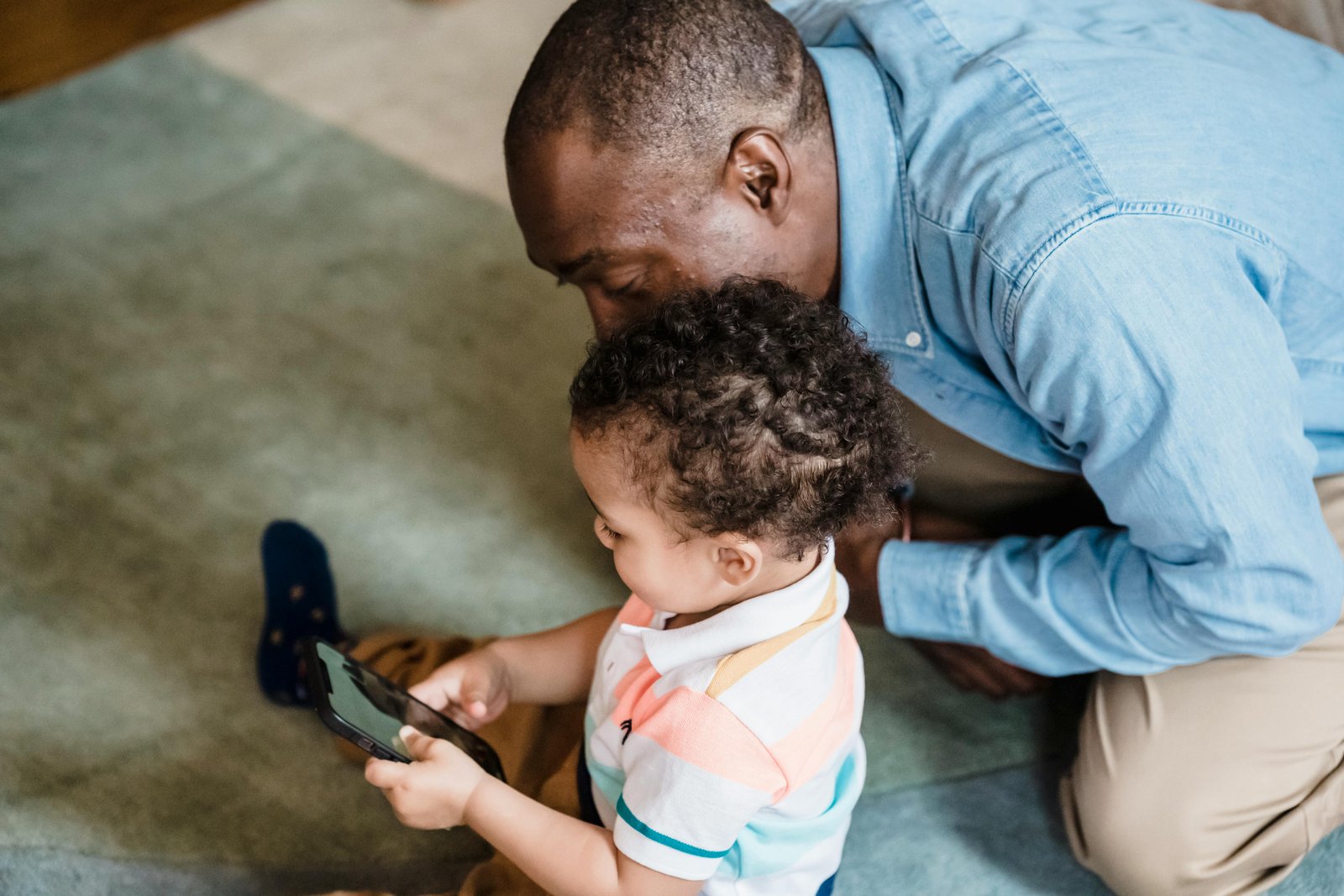 VR and smart home technologies support family intimacy differently