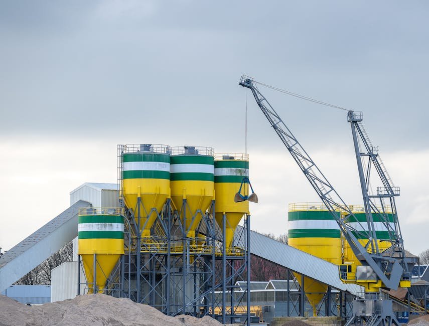 Beverloo law mispredicts soft-particle silo flows at different sizes