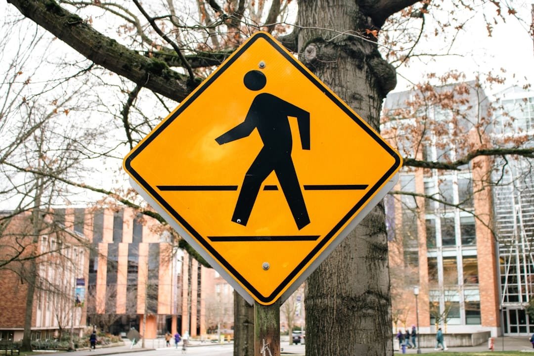 Guide recommends policies for pedestrian crossing safety