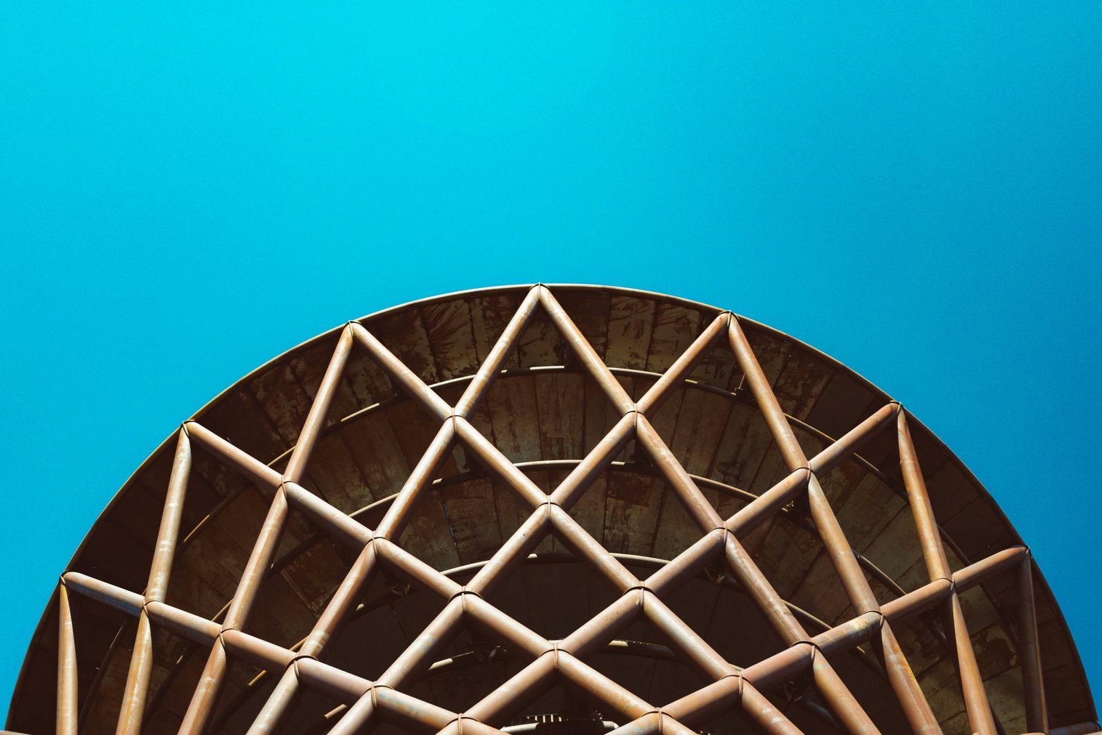 Chirality affects microcritical, not macrocritical, stability