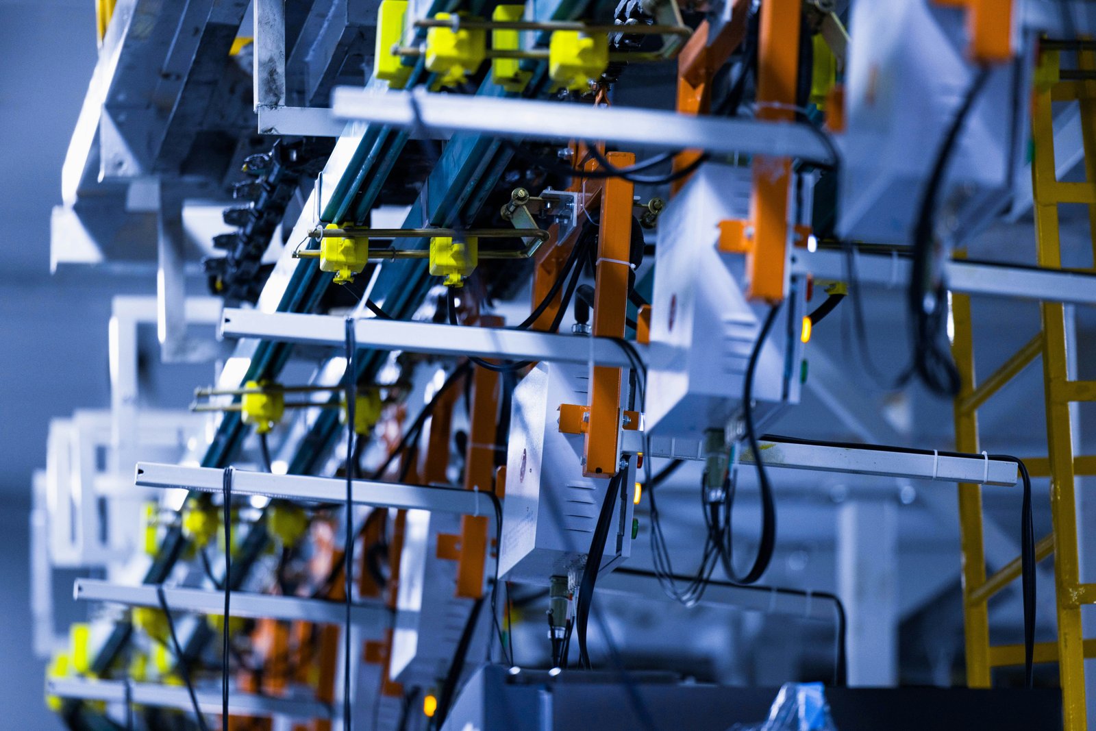 Automation lowers rents and widens inequality less within groups