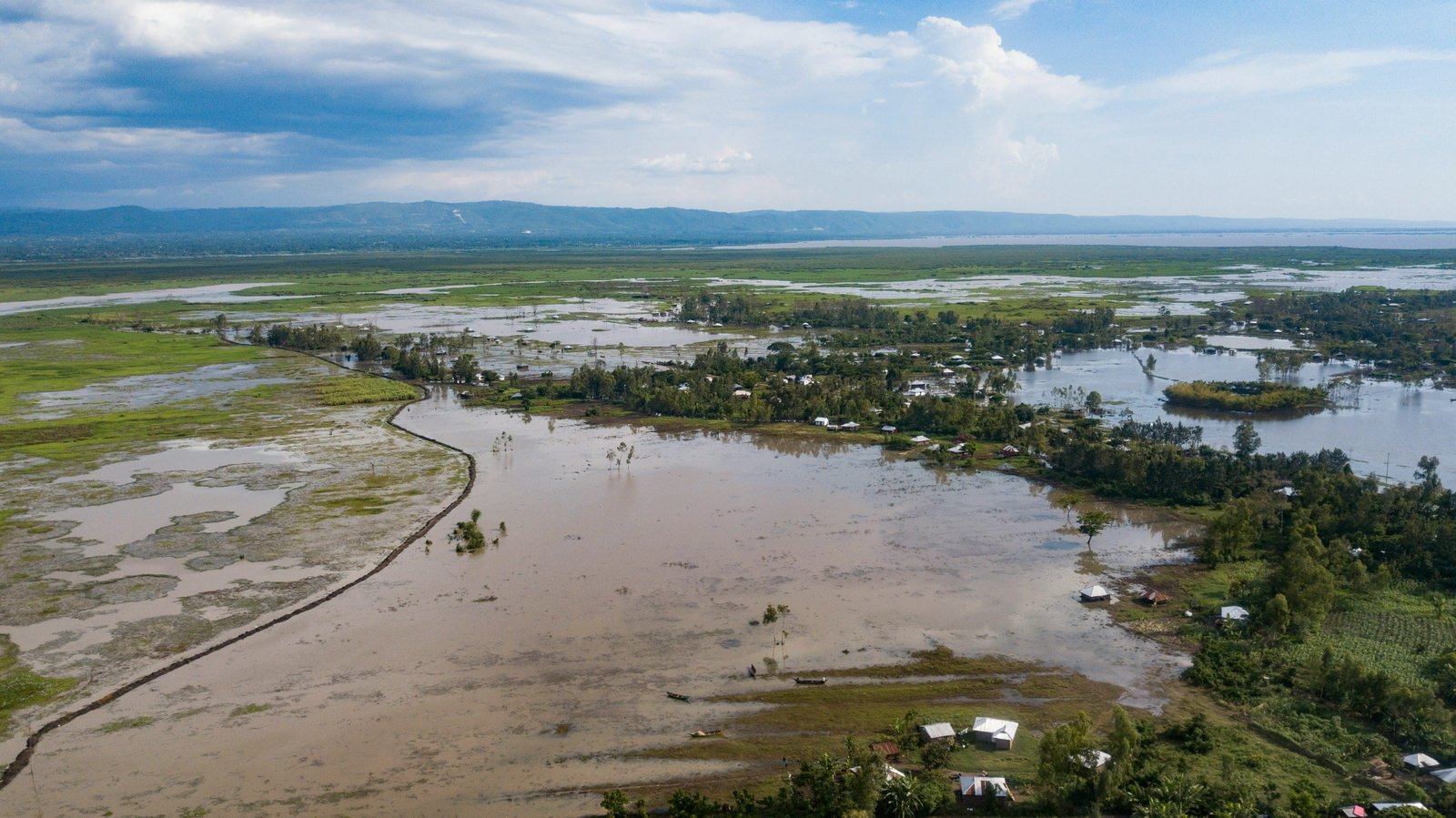 Mega-flood increased nutrient loads and altered water quality