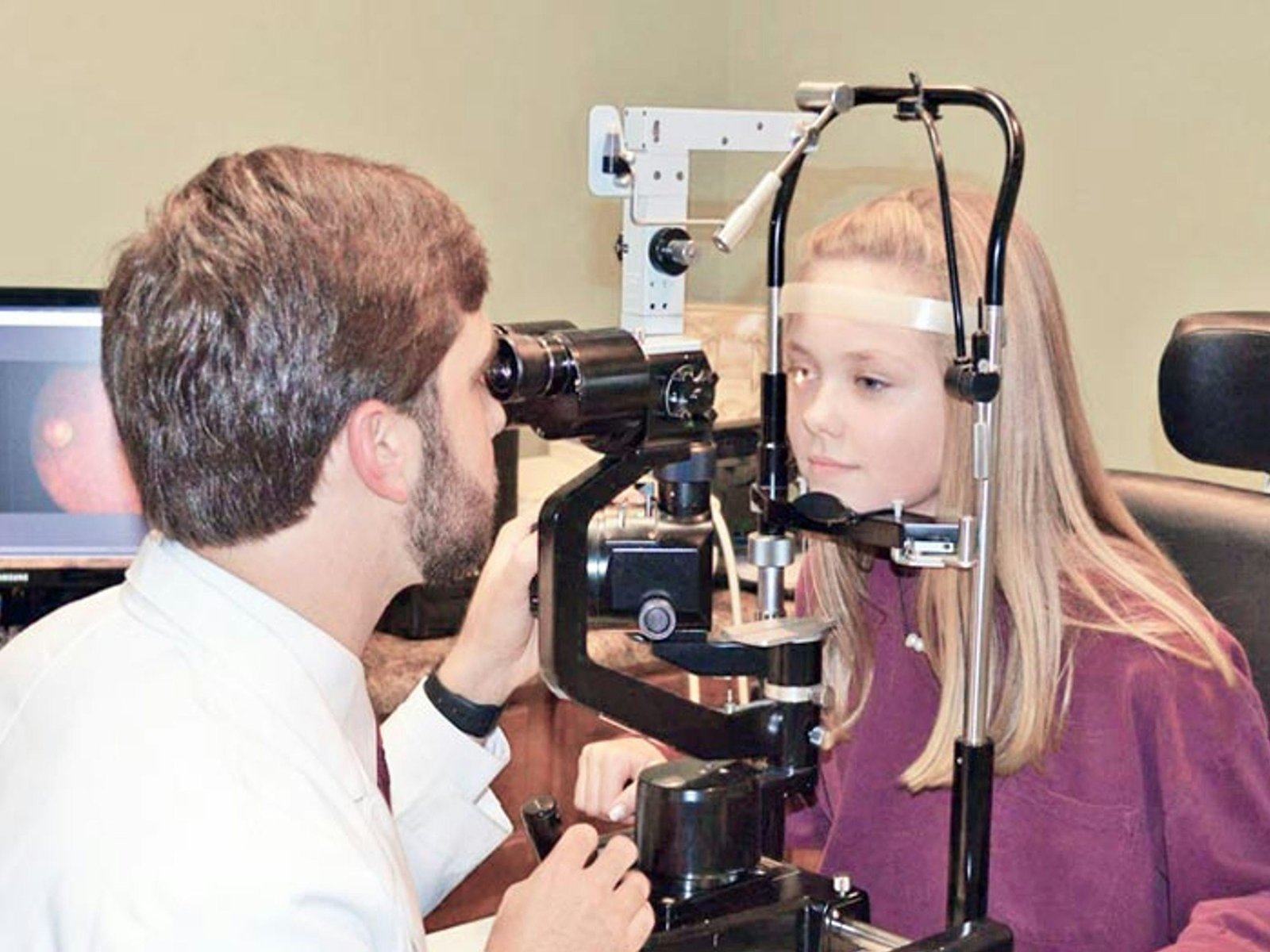 Hippocampus and frontal eye field show distinct roles in novelty exploration