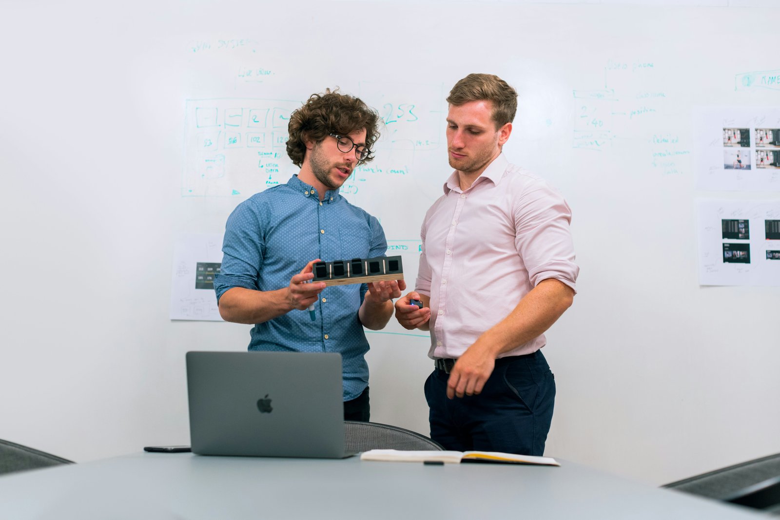 AI widens wage gaps between high- and low-skill workers