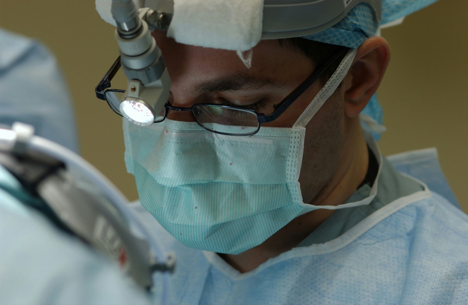 Outcomes in partial nephrectomy depend on technique and tumor factors