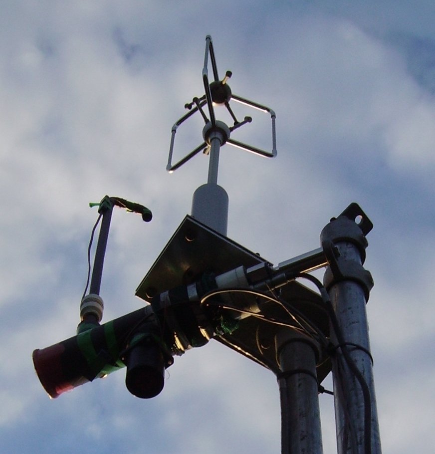 Global eddy covariance towers cluster in fertile soils