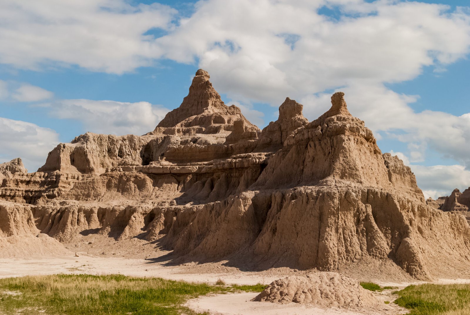 Stochastic particle method improves terrain erosion simulation