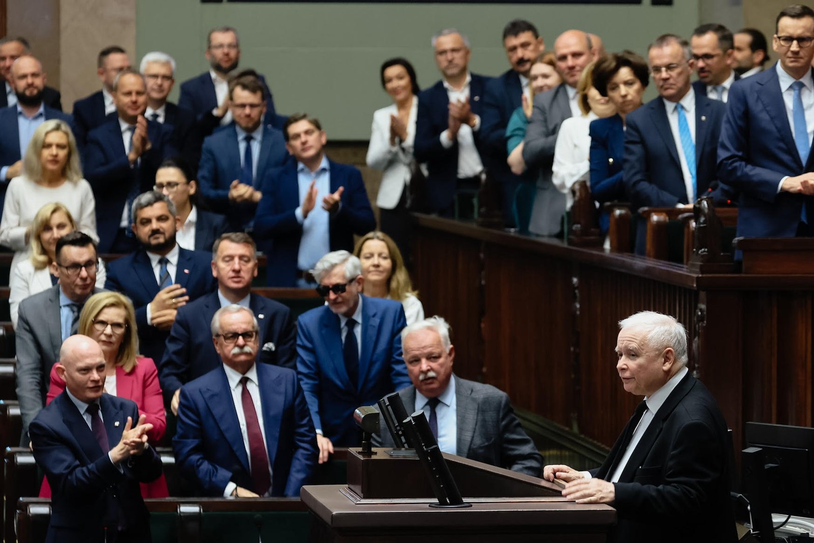 Polish party manifestos criticized elites and enemies in varied ways